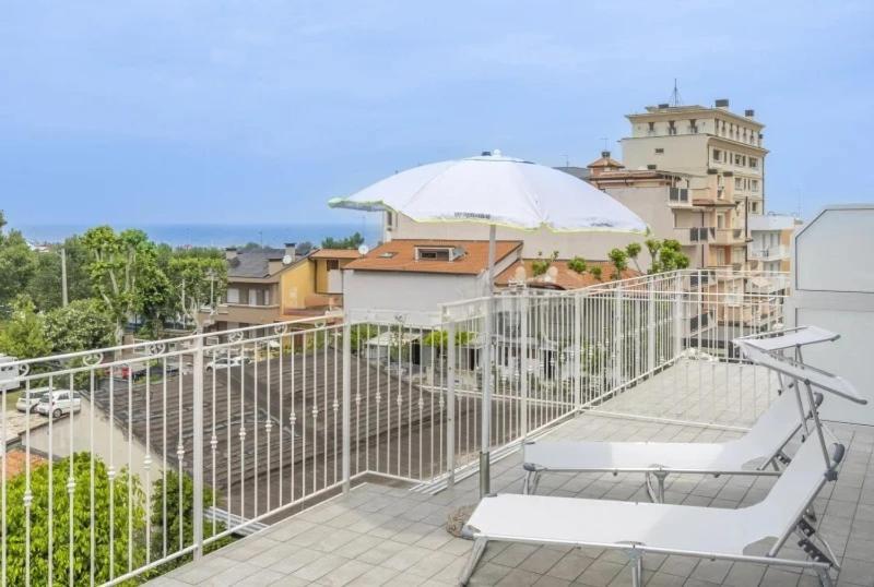 Rex Hotel